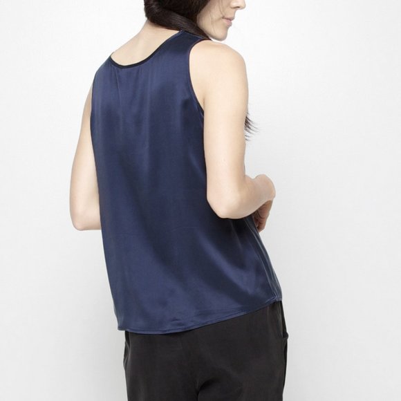 7115 by Szeki Signature Sandwashed Silk Tank in Navy - Picture 3 of 12